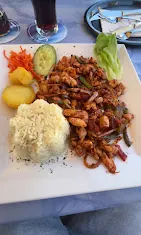 Gyros mit Beilagen im Helios